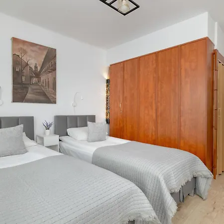 Comfortable With Balcony In By Rent Like Lägenhet Kraków