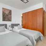 Comfortable With Balcony In By Rent Like Apartmán Krakov