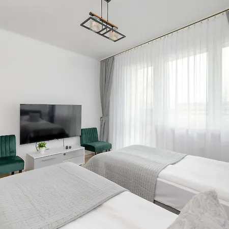 Comfortable With Balcony In By Rent Like Apartmán *