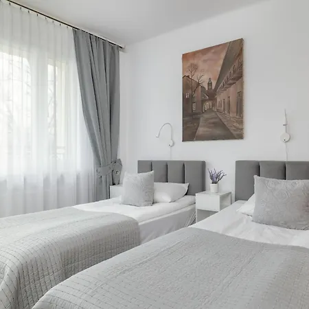 Apartman Comfortable With Balcony In By Rent Like Krakkó