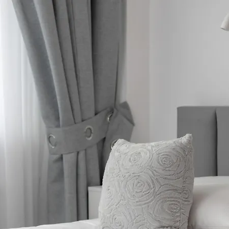 Apartman Comfortable With Balcony In By Rent Like